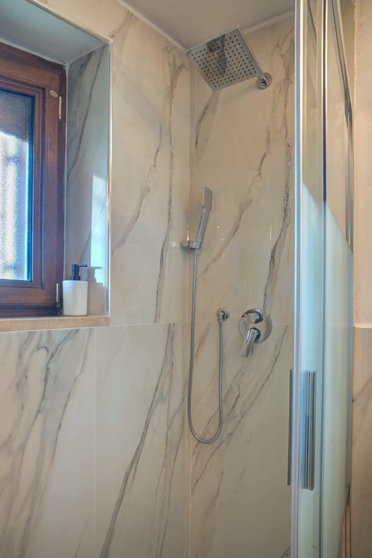 Bagno in marmo di Ale